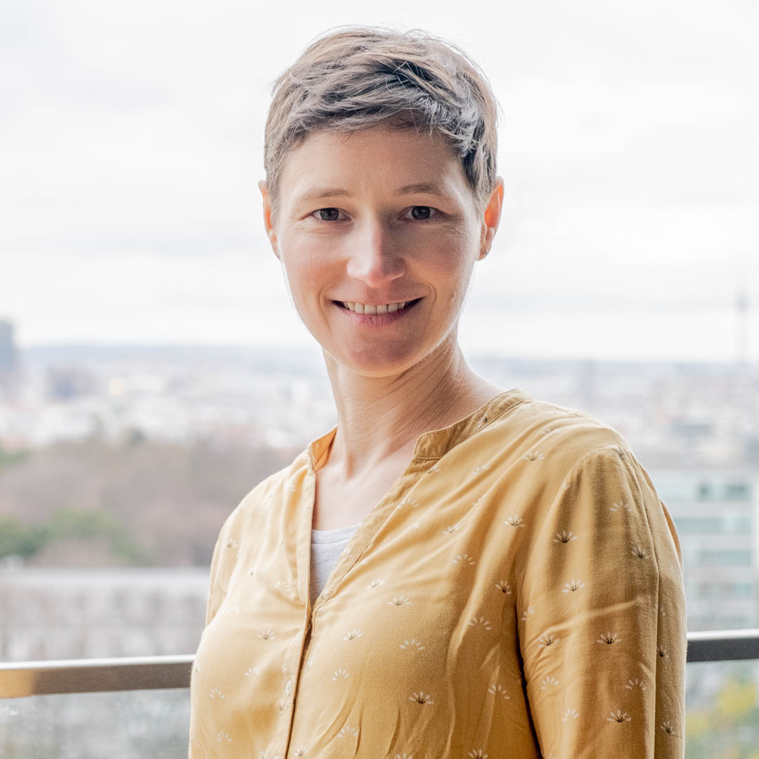 Nora Fricko modelling an simulation at VIRWa